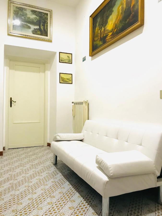 4 Bed Rooms Luxury Apartment Near Colosseum ローマ エクステリア 写真