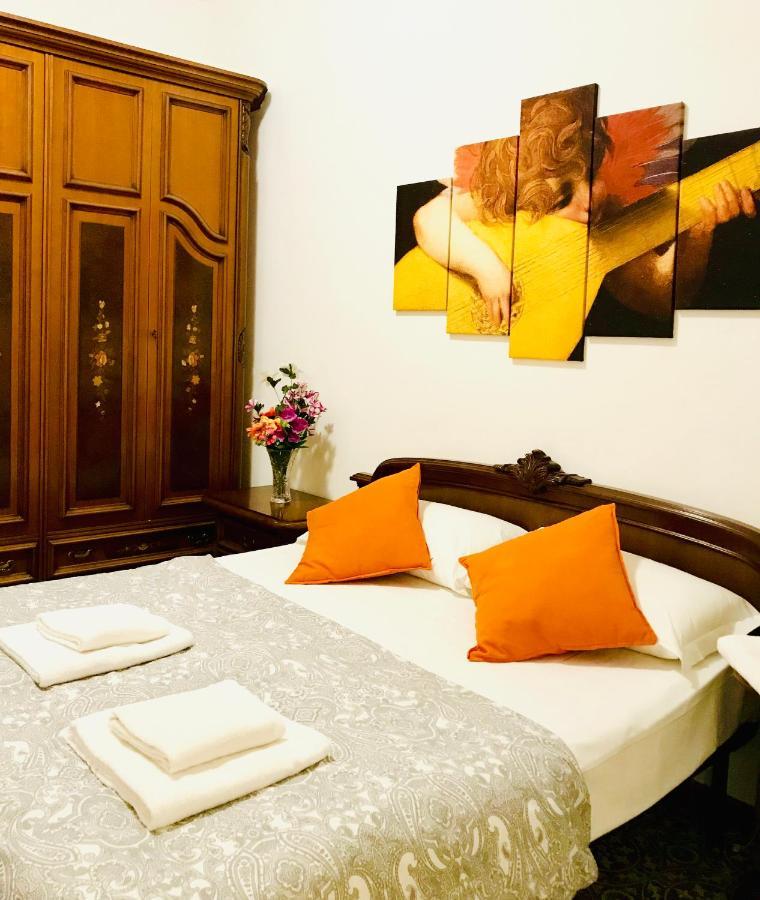 4 Bed Rooms Luxury Apartment Near Colosseum ローマ エクステリア 写真