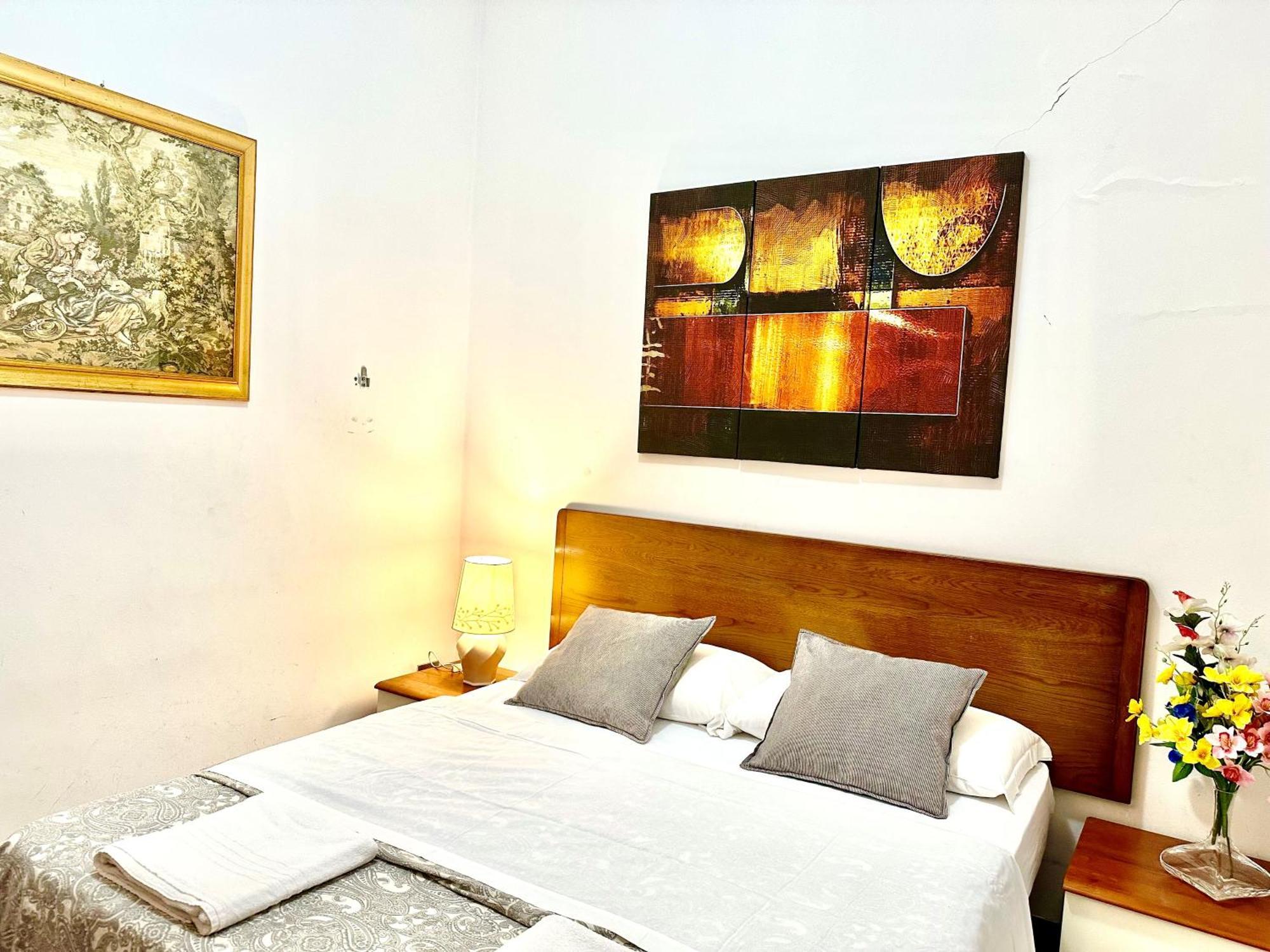 4 Bed Rooms Luxury Apartment Near Colosseum ローマ エクステリア 写真