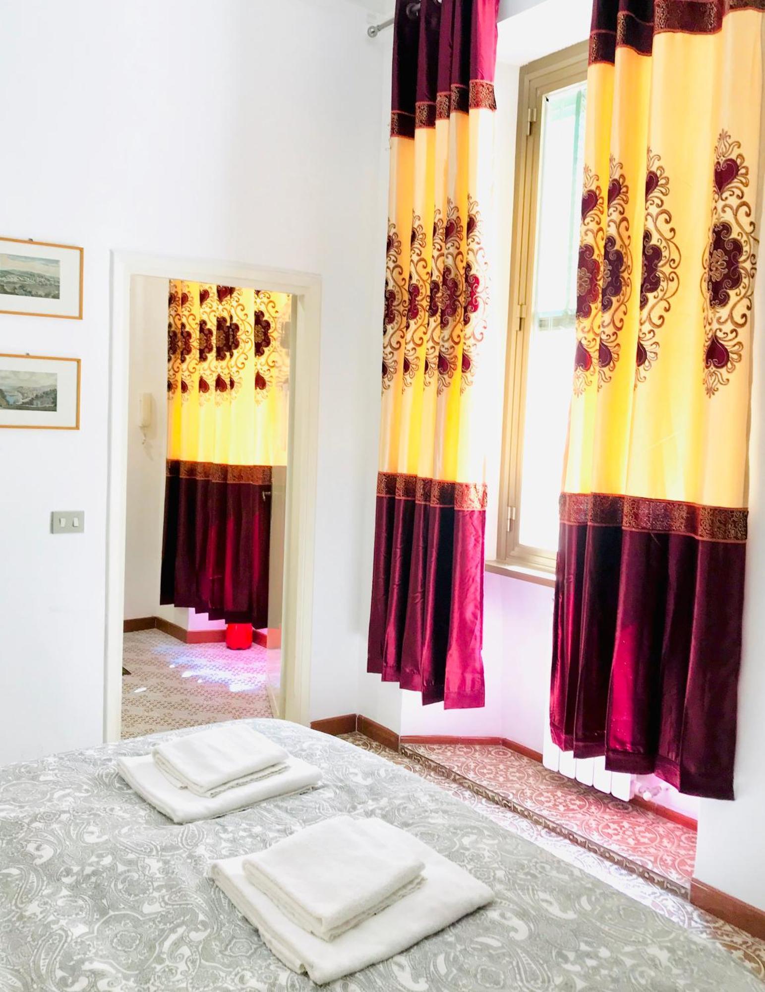 4 Bed Rooms Luxury Apartment Near Colosseum ローマ エクステリア 写真